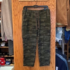 Sanctuary camouflage linen pants